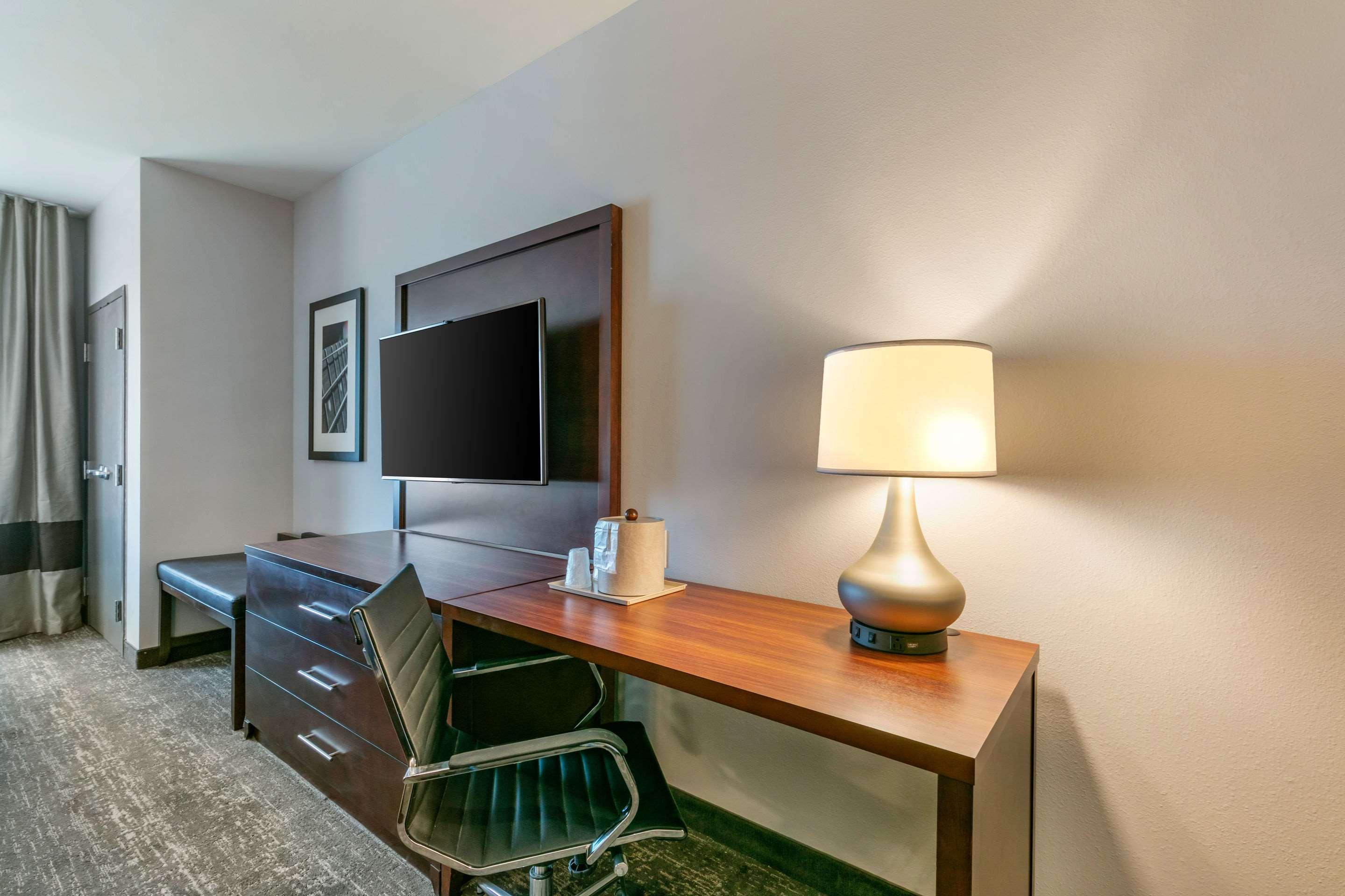 Comfort Suites North Tupelo Zewnętrze zdjęcie